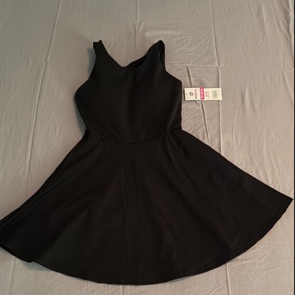 Pop Fit Black Flare Dress - Picture 2 of 9